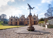 Property & Architecture Photography - View with the statue