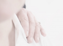 Lifestyle Photography - Showing a healing massage 