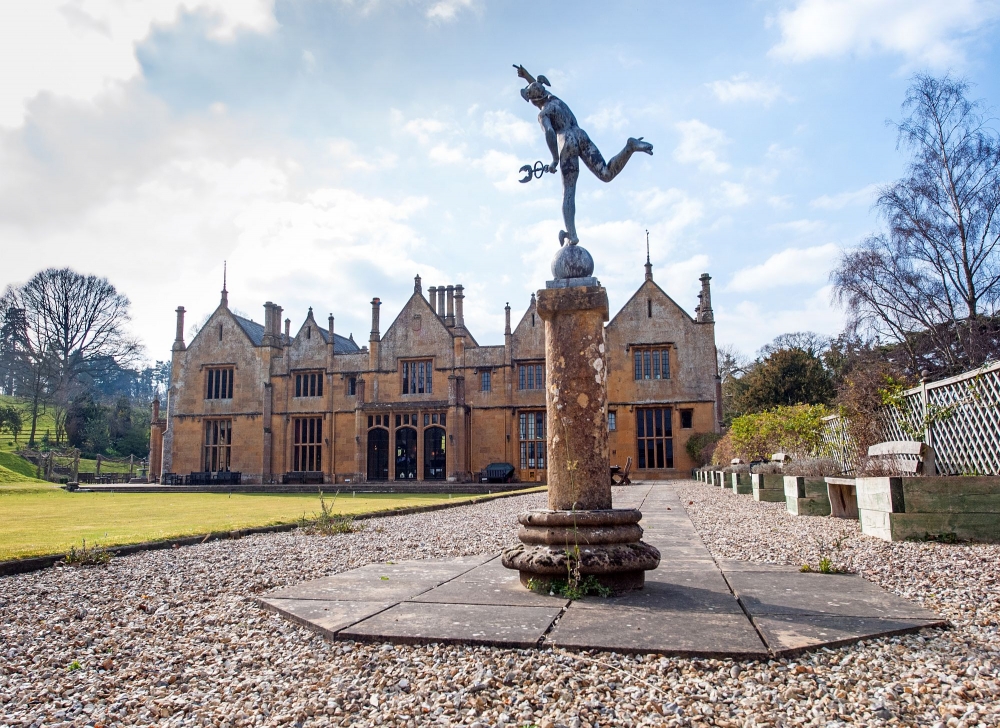 Property & Architecture Photography - View with the statue