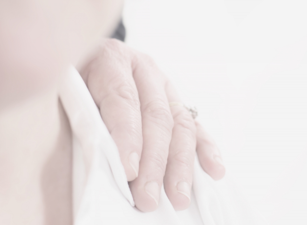 Lifestyle Photography - Showing a healing massage 